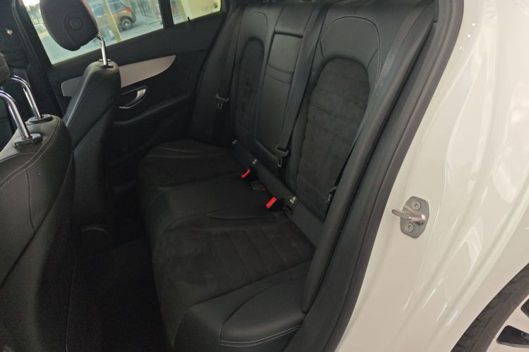 奔驰C级 2017款 C 200 运动版中控内饰21