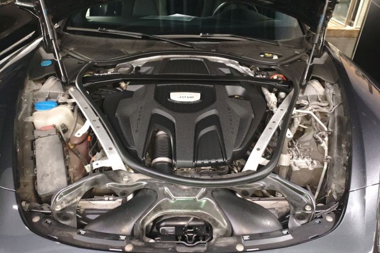 保时捷 2017款 Panamera 3.0T机舱底盘24