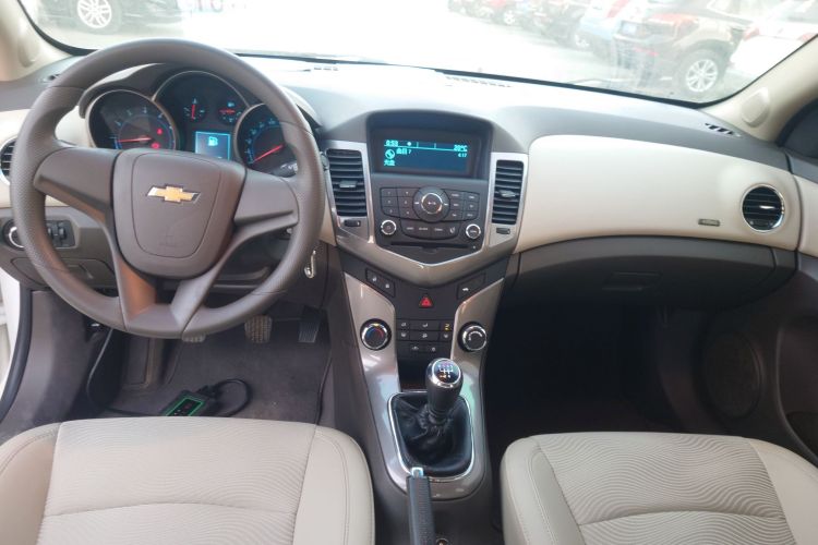 雪佛兰 科鲁兹 2015款 1.5L 经典 SE MT中控内饰7002