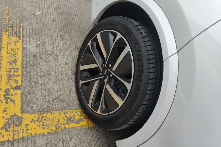 理想汽车 理想L7 2024款 MAX车身外观6008