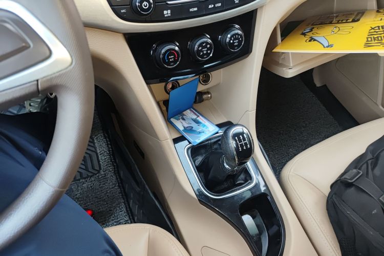 宝骏730 2016款 1.5L 手动舒适型 7座 国V局部细节18