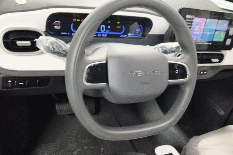 吉利银河 熊猫 2025款 210km 元气熊中控内饰13