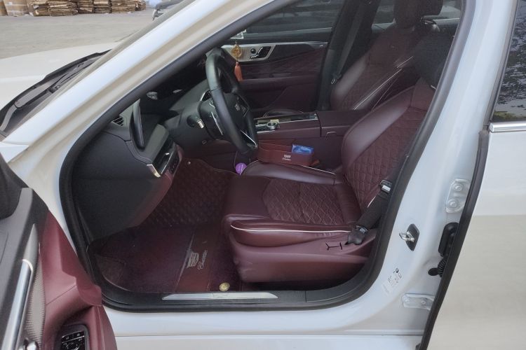 凯迪拉克CT6 2023款 28T 尊贵型中控内饰19