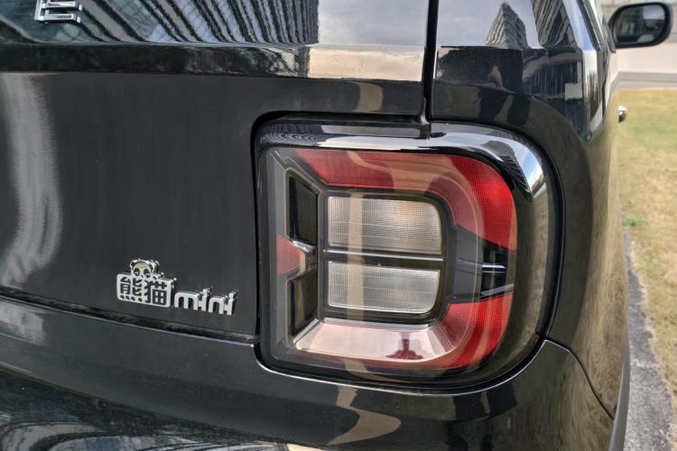 吉利银河 2025款 210km 熊猫卡丁车身外观9