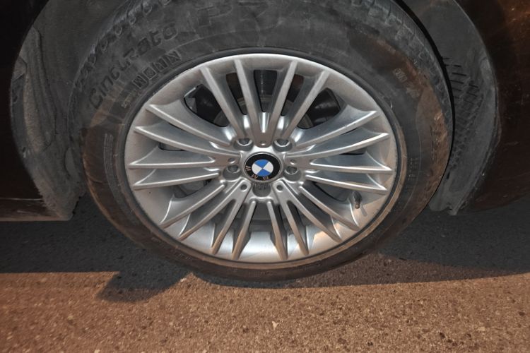 宝马5系 2014款 525Li 领先型车身外观10