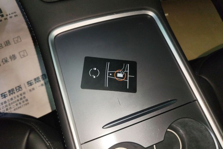 特斯拉 Model 3 2022款 后轮驱动版中控内饰11