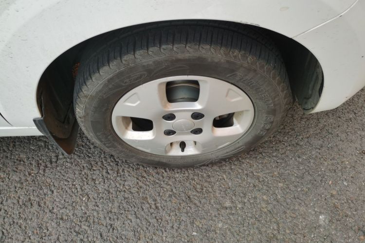 荣威 科莱威CLEVER 2021款 302km卓越版车身外观10