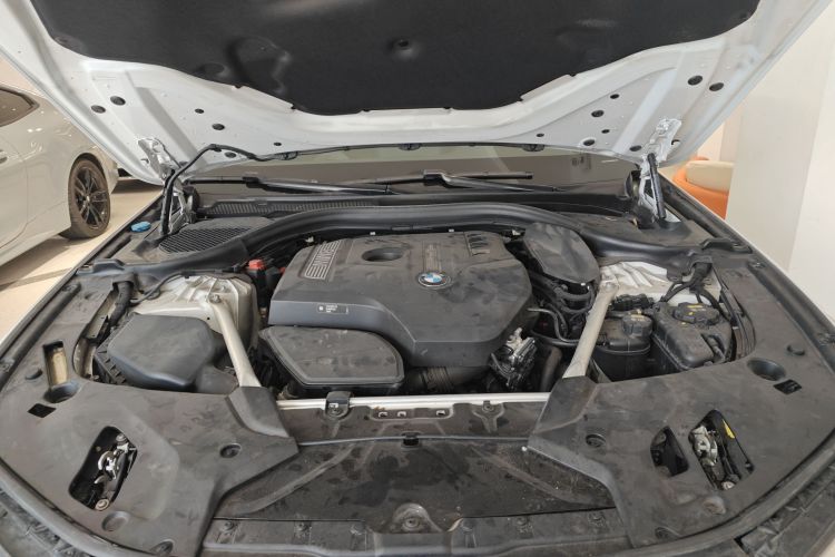 宝马5系 2019款 改款 525Li M运动套装机舱底盘24