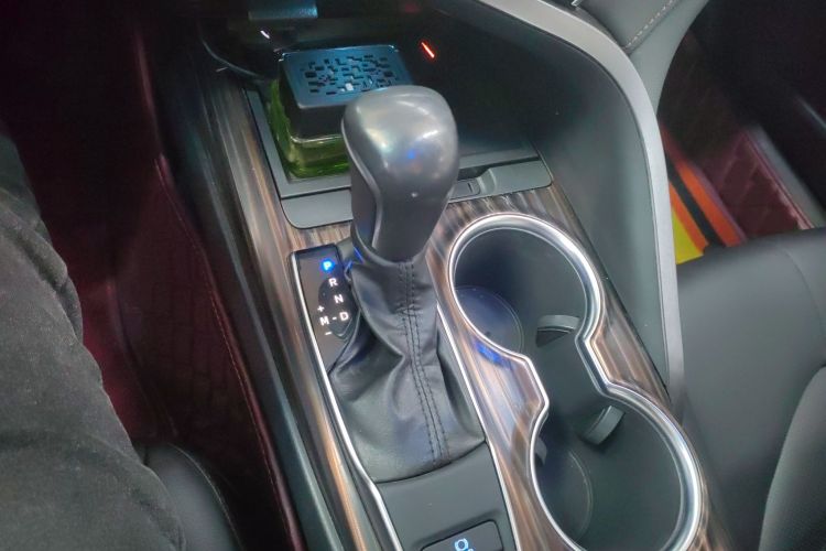 丰田 凯美瑞 2019款 2.0G 豪华版 国VI中控内饰18