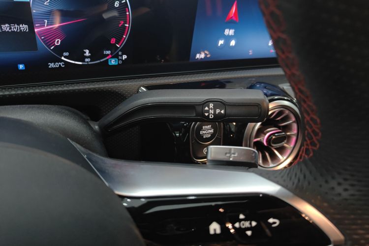 奔驰A级 2023款 A 200 L 时尚型中控内饰18