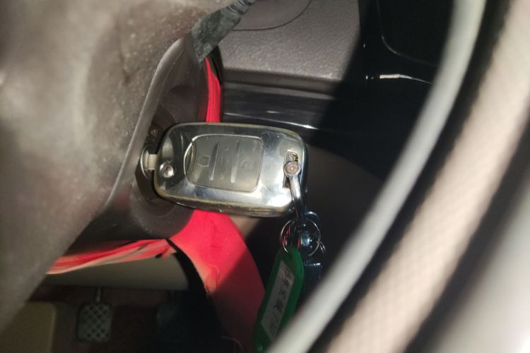 宝骏730 2014款 1.5L 手动舒适ESP版 7座中控内饰11