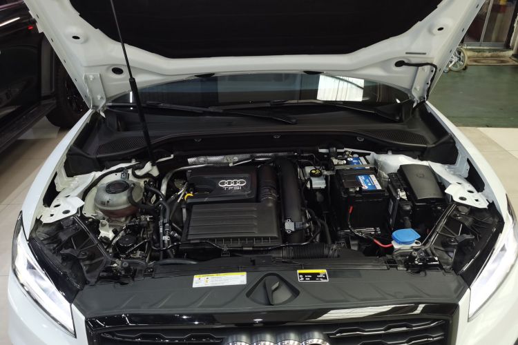 奥迪Q2L 2021款 35 TFSI 时尚动感型机舱底盘24