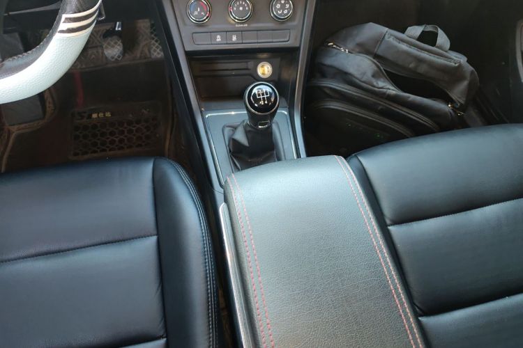 大众 2018款 途安L 280TSI 手动风尚版局部细节18