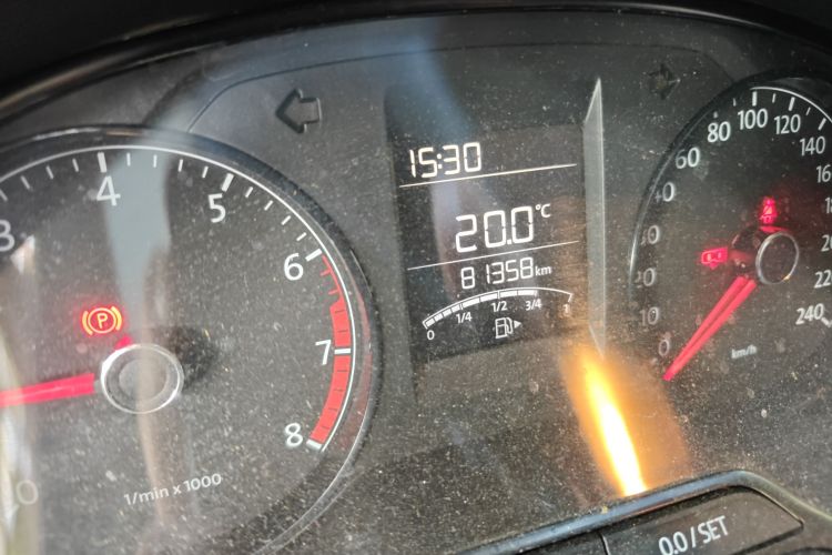 大众 Polo 2014款 1.4L 手动风尚版中控内饰15