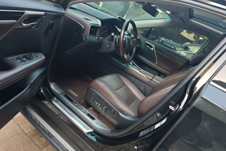 雷克萨斯RX 2020款 300 四驱典雅版 国VI中控内饰20