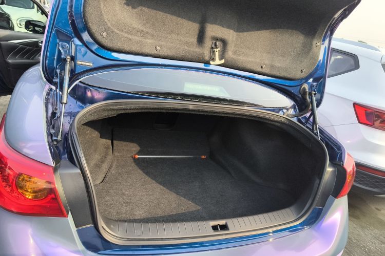 英菲尼迪Q50L 2016款 2.0T 舒适版机舱底盘23