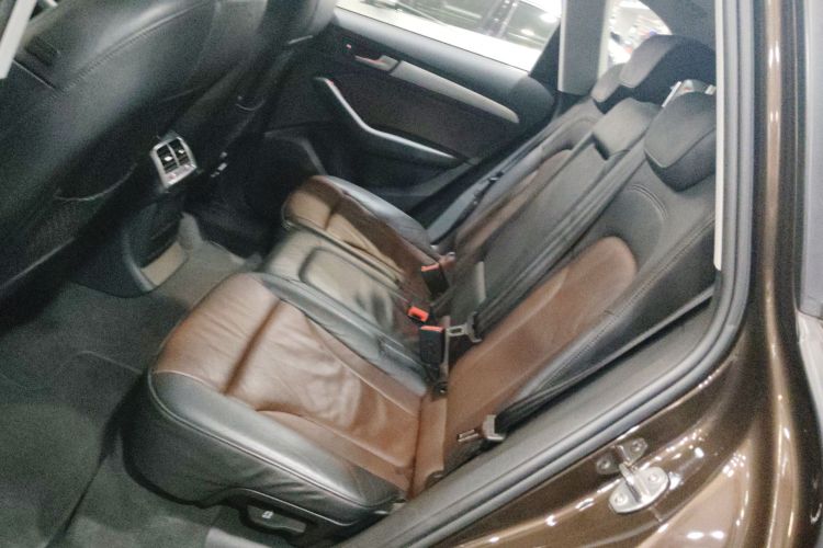 奥迪Q5 2016款 40 TFSI 技术型中控内饰7004