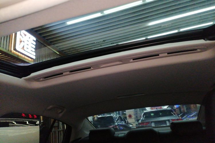 别克 君威 2024款 改款 25T 超享版中控内饰22