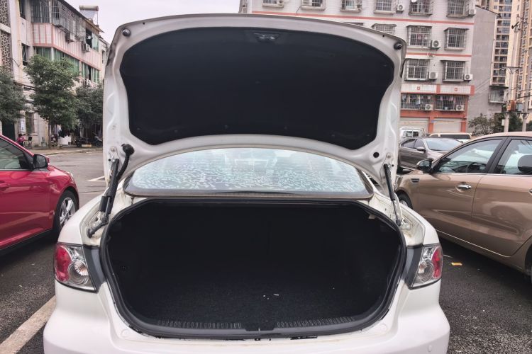 马自达6 2013款 2.0L 自动超豪华型机舱底盘23