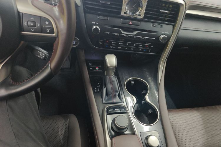 雷克萨斯RX 2016款 300 四驱典雅版 国V中控内饰18