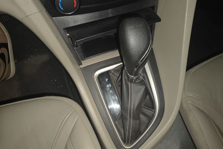 别克 英朗 2018款 15T 双离合精英型 国V中控内饰18