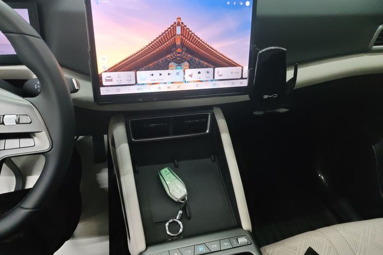 比亚迪 元UP 2025款 智驾版 401KM 活力版中控内饰16