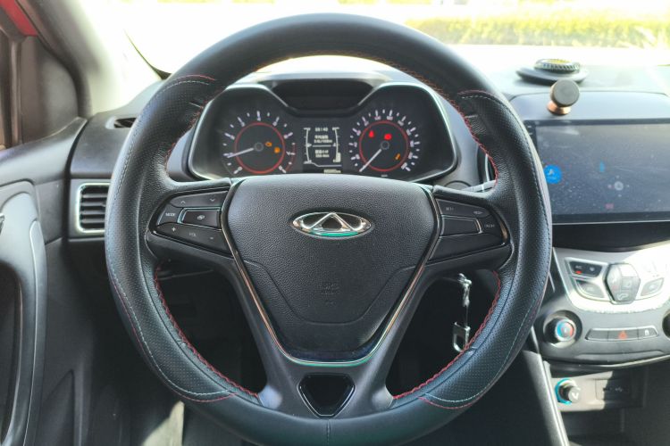 奇瑞 艾瑞泽5 2016款 1.5L 手动领潮版中控内饰13