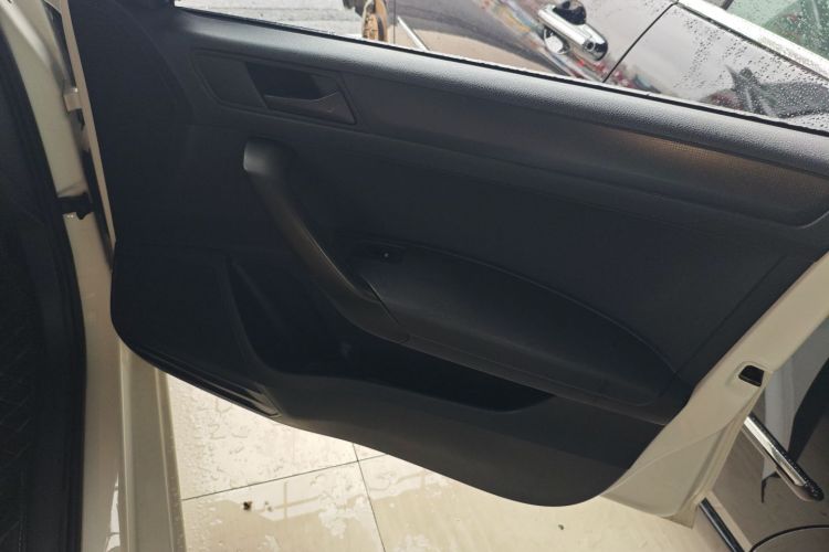 大众 桑塔纳 2016款 1.6L 自动风尚版中控内饰42