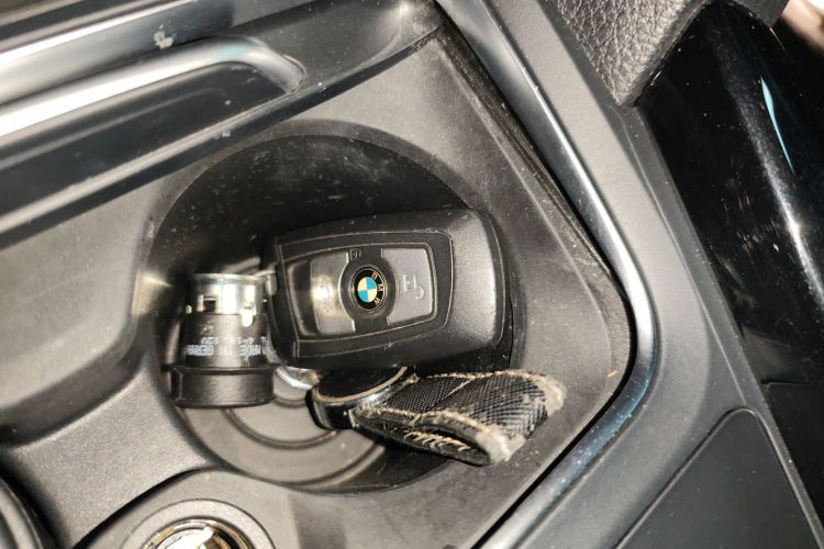 宝马3系 2018款 320Li 时尚型中控内饰11