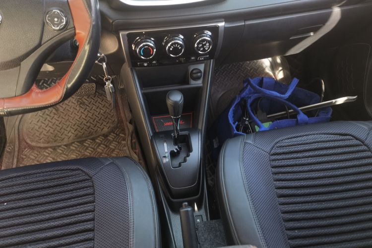 丰田 YARiS L 致炫 2019款 1.5E CVT魅动版 国VI中控内饰18