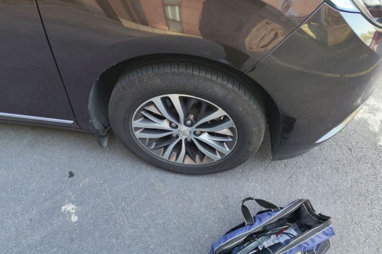 别克GL8 2017款 ES 28T 旗舰型 国V车身外观10