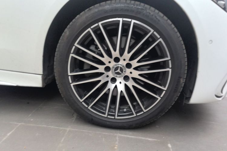 奔驰C级 2024款 改款三 C 260 L 运动版车身外观10