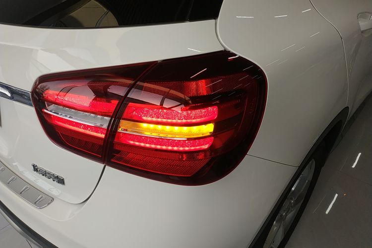 奔驰GLA 2017款 GLA 200 动感型车身外观6006