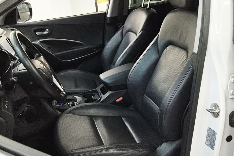 现代 胜达 2013款 2.4L 自动两驱智能型中控内饰19