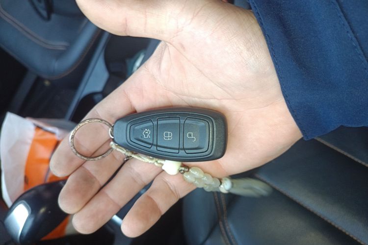 福特 翼虎 2018款 改款 EcoBoost 245 四驱运动型中控内饰7001