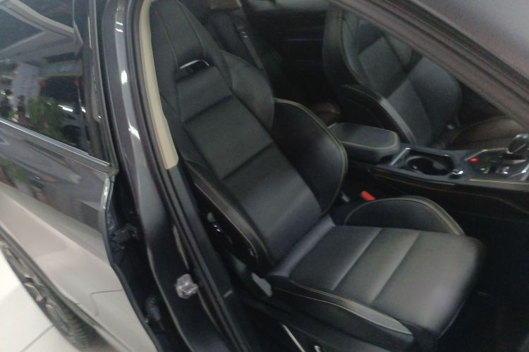 领克01 2023款 2.0TD 两驱型Pro局部细节41