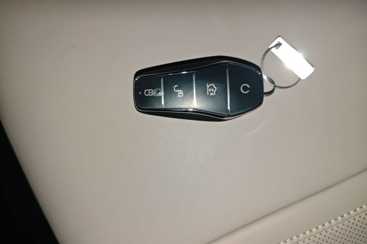 比亚迪 汉 2025款 EV 智驾版 701KM激光雷达尊享型中控内饰7001