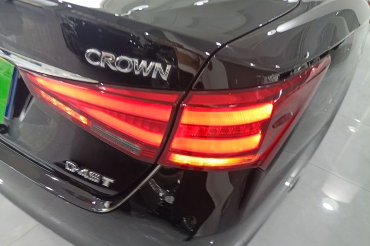 丰田 皇冠 2018款 2.0T 先锋版车身外观9