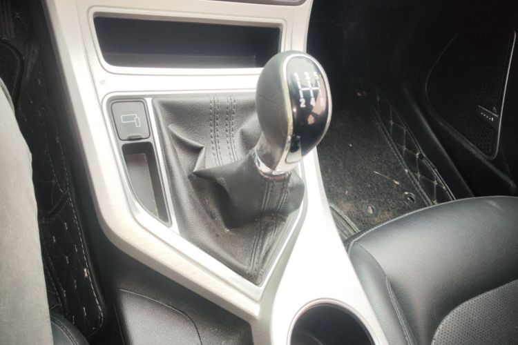 吉利汽车 远景 2018款 1.5L 手动幸福版中控内饰18