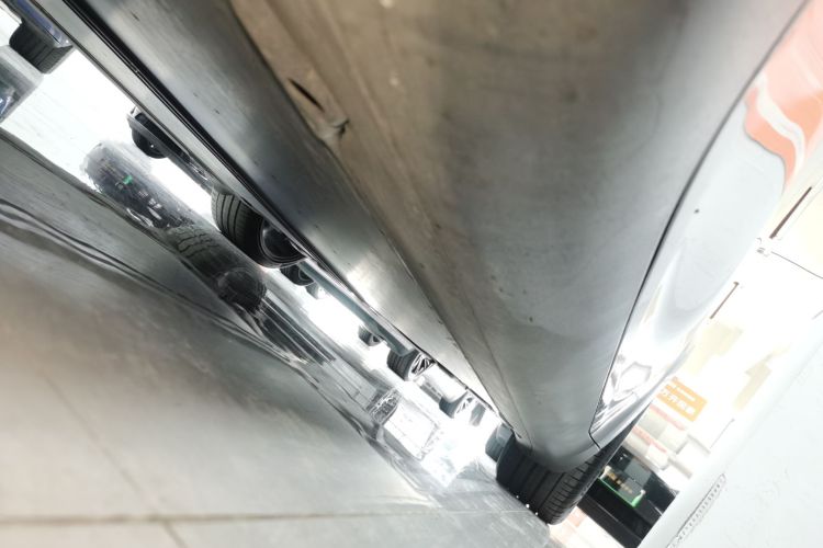 特斯拉 Model Y 2024款 Performance高性能版局部细节9002