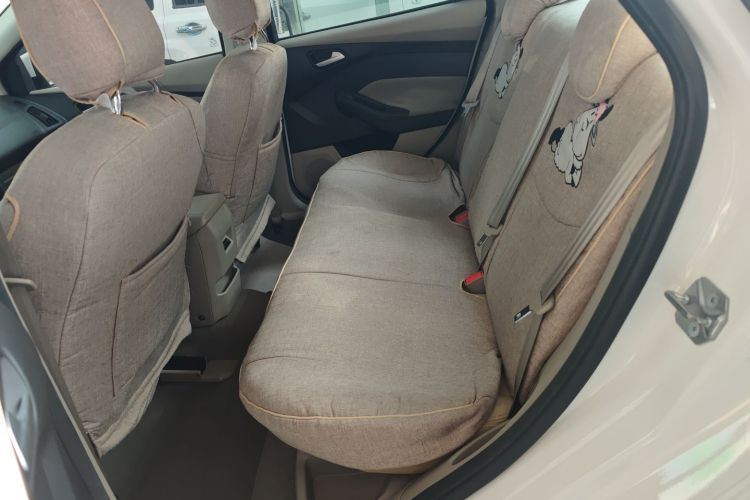 福特 福克斯 2017款 三厢 1.6L 自动舒适型智行版中控内饰7004