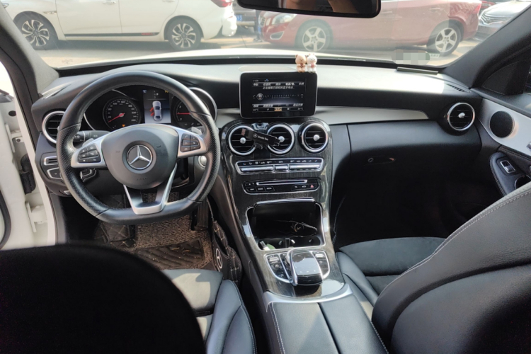 奔驰C级 2018款 C 200 运动版中控内饰7002