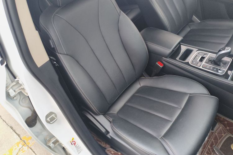 比亚迪 宋MAX 2019款 1.5T 自动智联睿逸天窗型 7座 国VI局部细节41