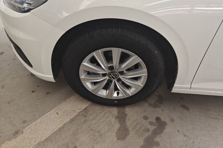 大众 朗逸 2022款 1.5L 自动风尚版车身外观35