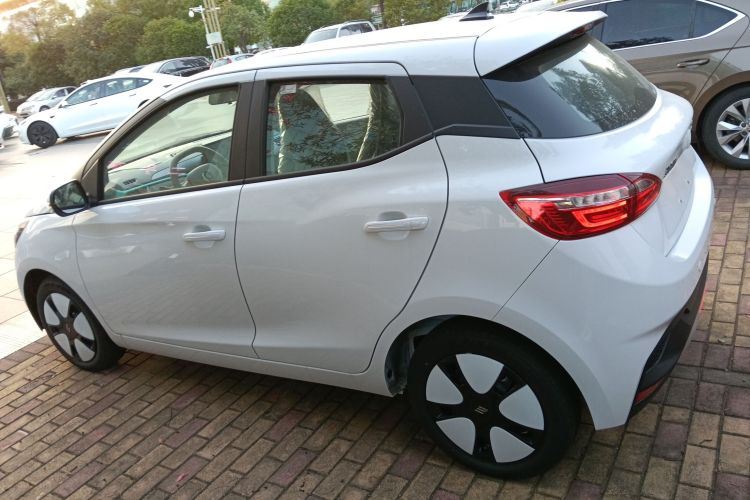 江铃集团新能源 易至EV3 2025款 Plus 330KM舒适型车身外观4