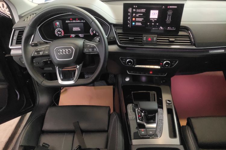 奥迪Q5L 2022款 改款 40T 豪华动感型中控内饰16