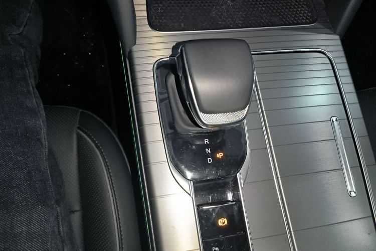 红旗HS7 PHEV 2024款 2.0T PHEV 四驱旗畅版 6座中控内饰18