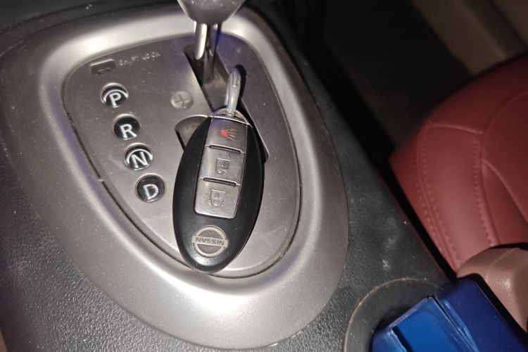 日产 逍客 2012款 2.0XV 雷 CVT 2WD中控内饰7001