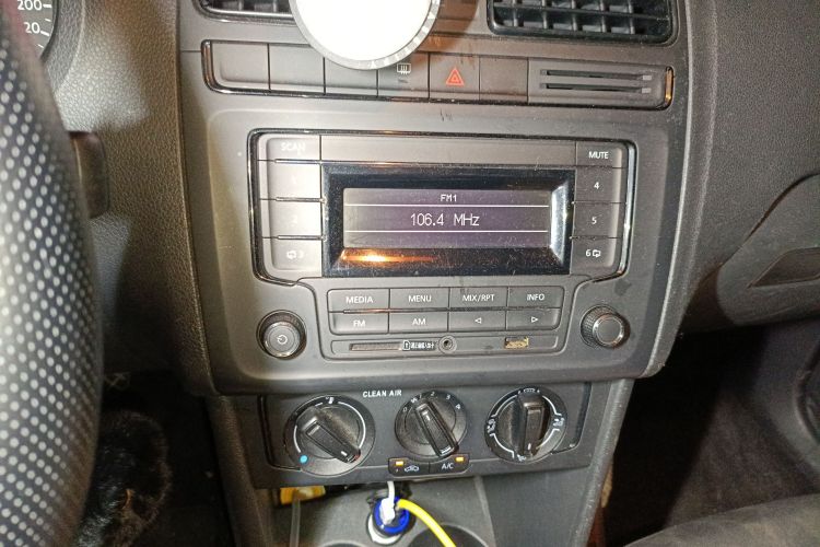 大众 Polo 2016款 1.4L 手动风尚型中控内饰16