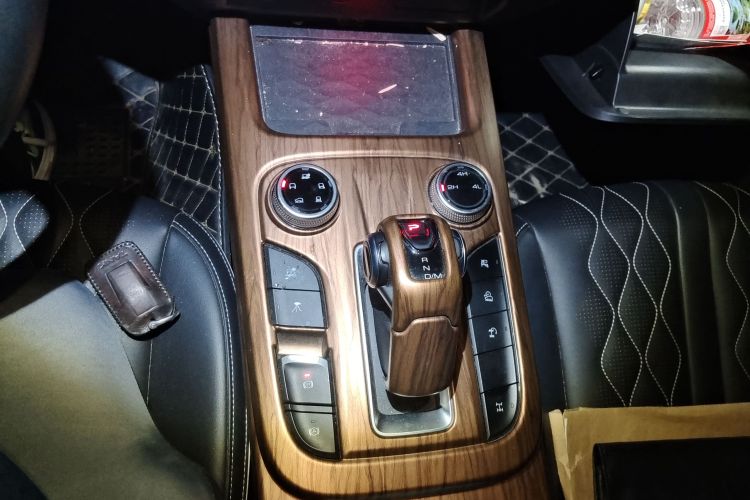 坦克300 2021款 越野版 2.0T 挑战者中控内饰18